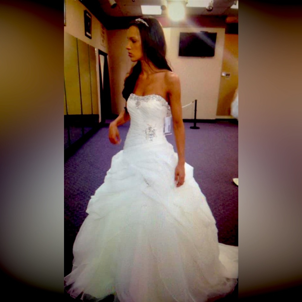 Brand new with tags still in bag ! Mori Lee wedding gown!